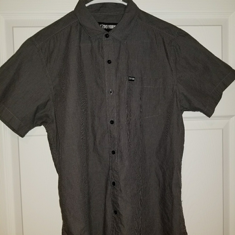 Short sleeve button down
